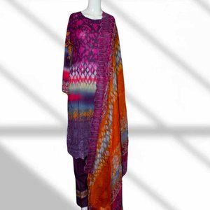 Magenta 3-Pcs lawn suit Embroidered